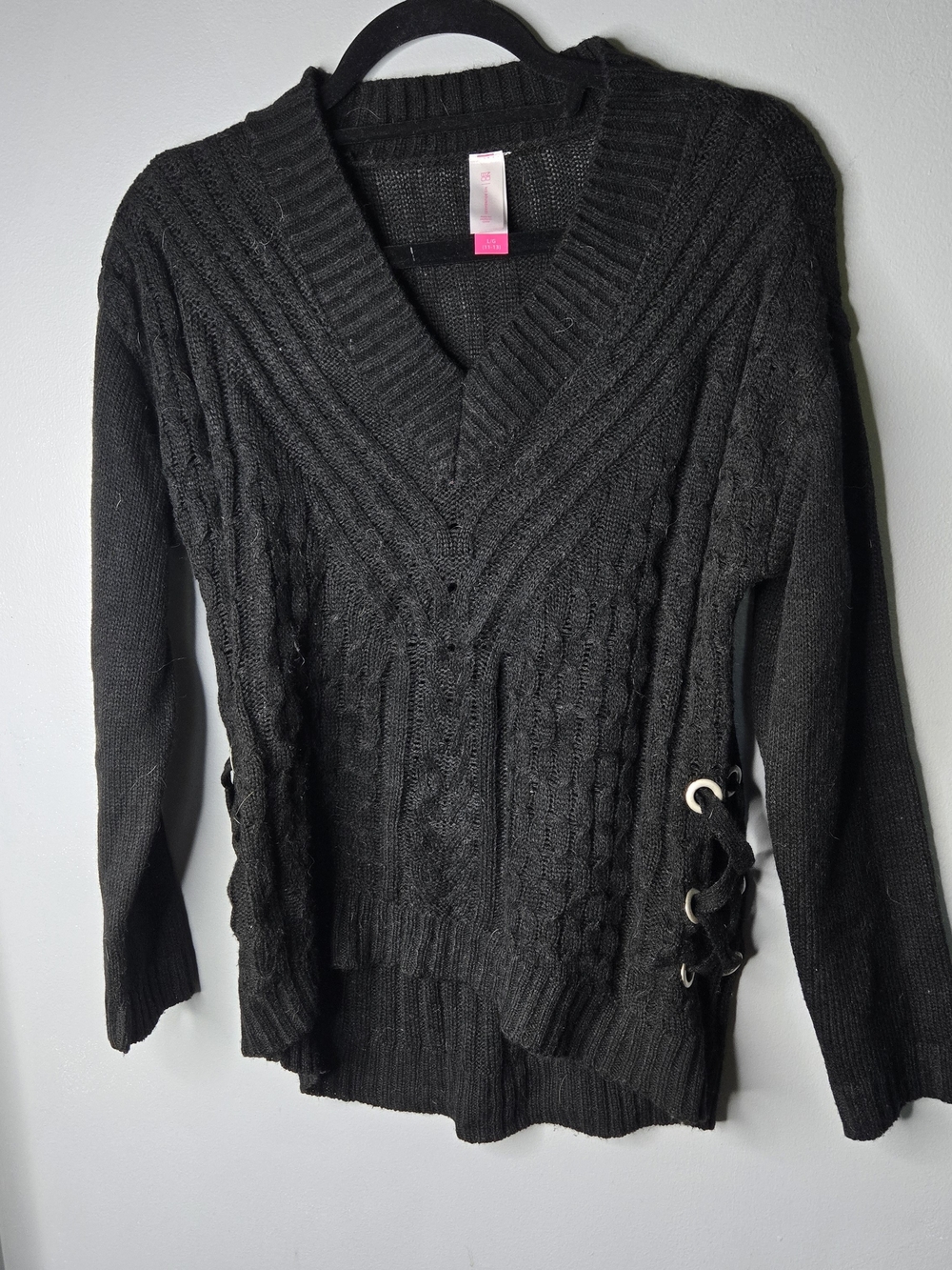 No Boundaries Black Cable Knit Lace-Up Side Sweater Women’s Large 11-13 V-Neck